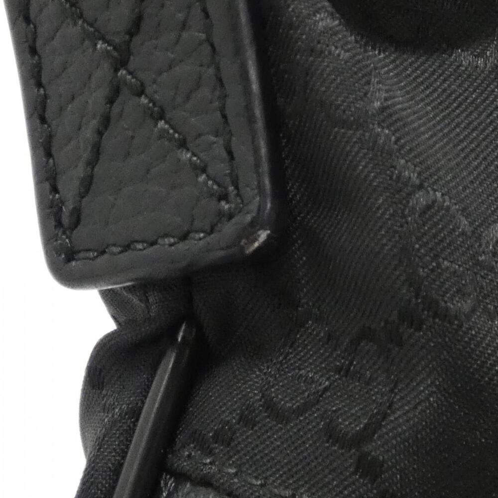 GUCCI Authentic Black Shoulder Bag - Picture 8 of 10